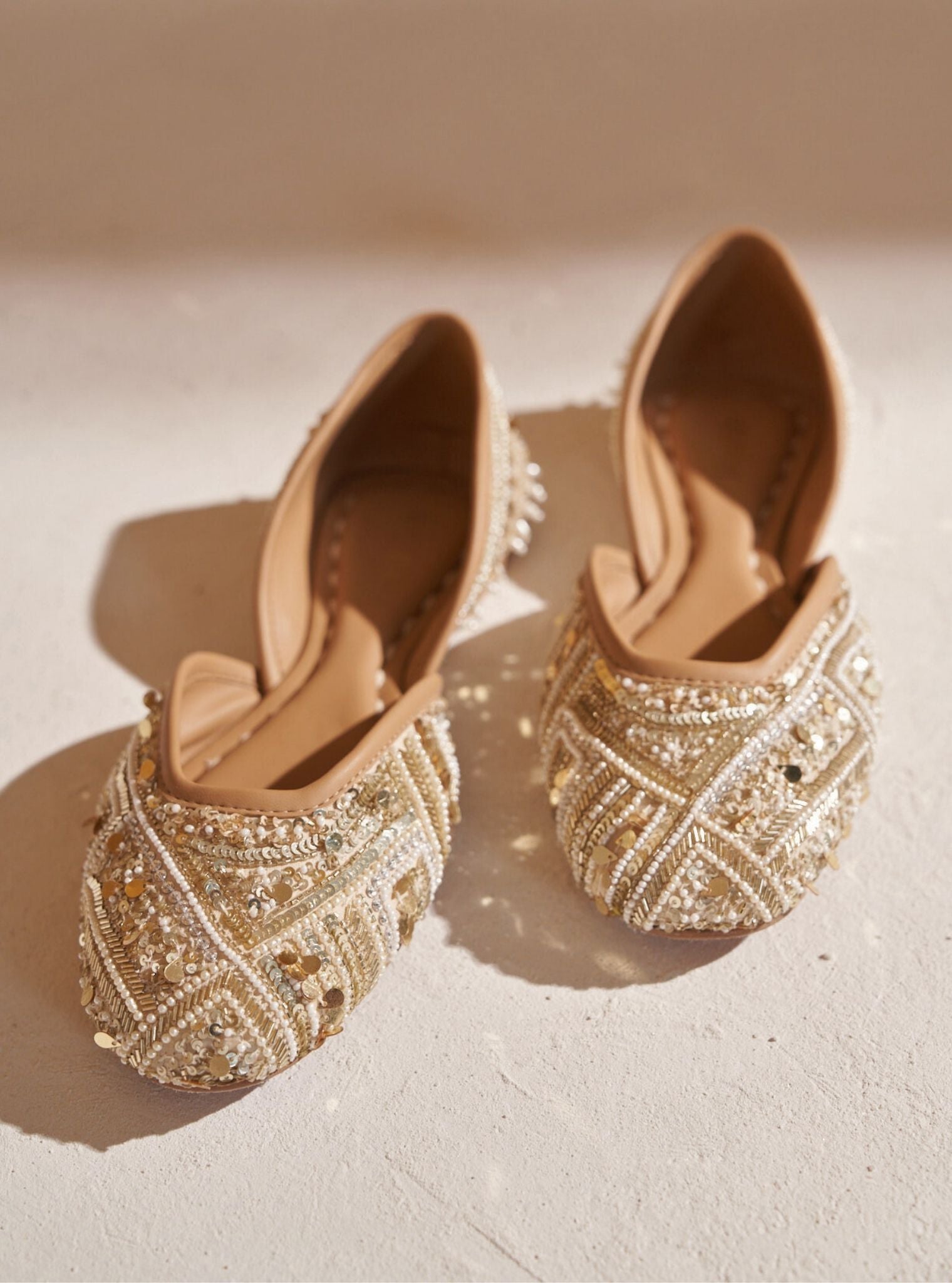 Zeenat Gold Vegan Jutti