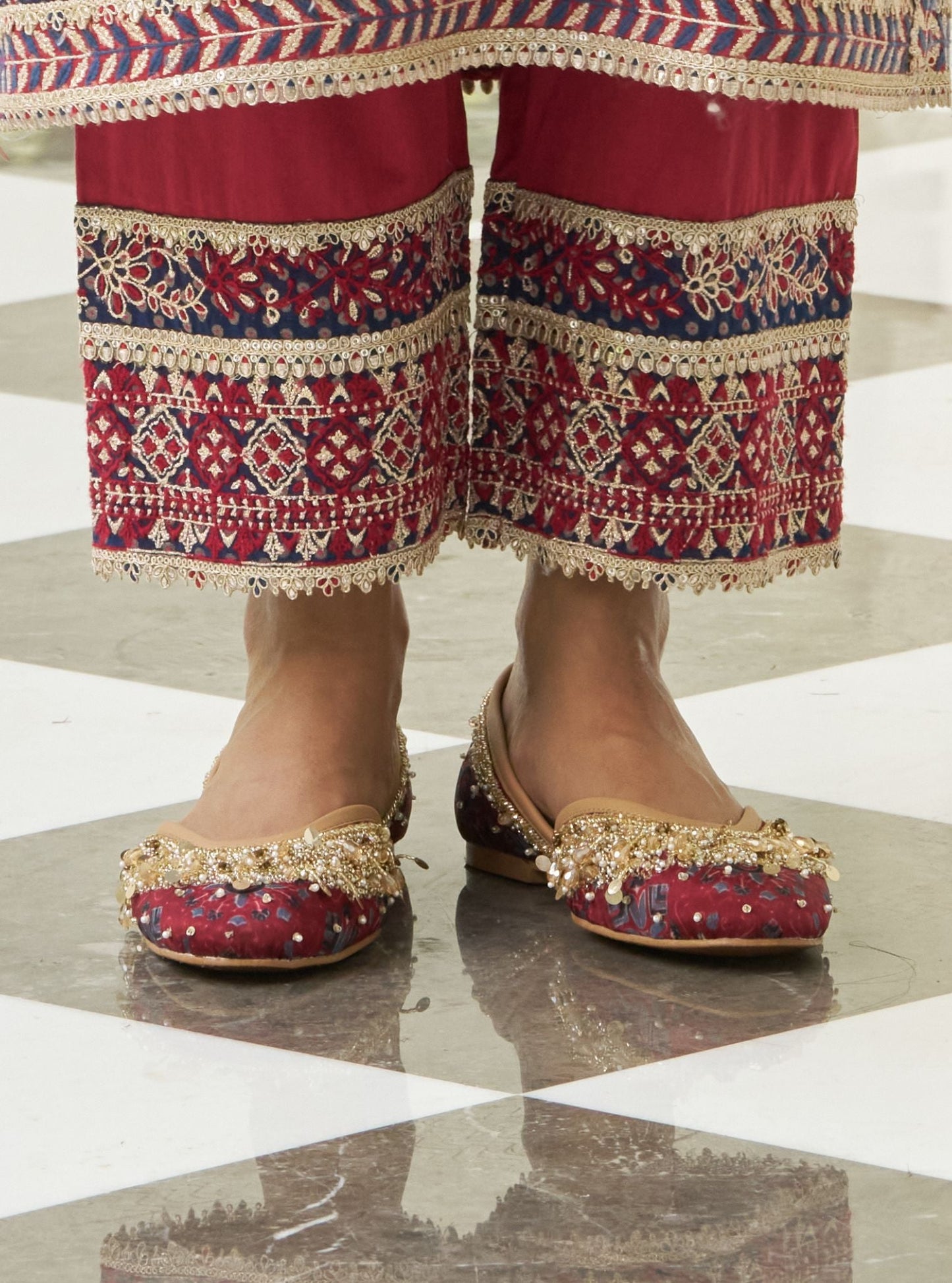 Kaynat Red Vegan Jutti