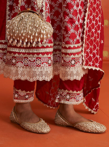 Nutan Gold Vegan Jutti