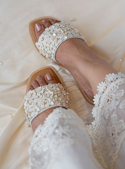 Mrunal Off White Vegan Flat Sandal