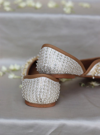 Aira Off White Vegan Jutti