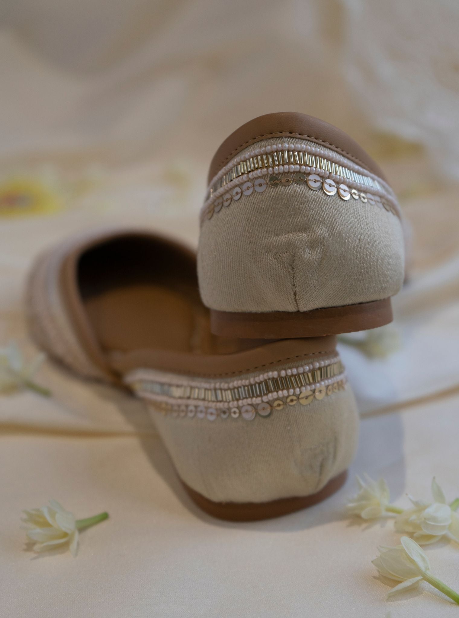 Kanak Gold Vegan Jutti