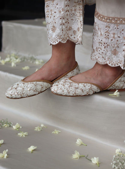 Aisha White Vegan Jutti