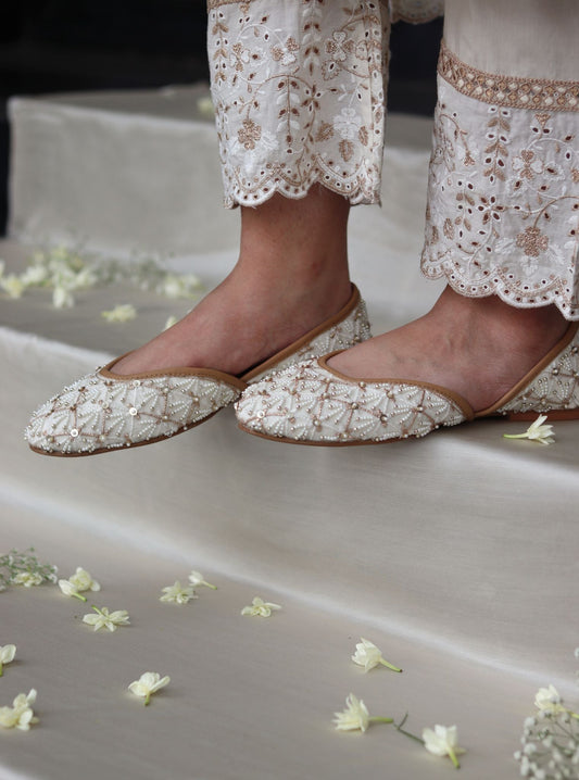 Aisha White Vegan Jutti