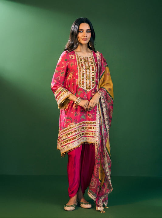 Sahi Cupro Satin Printed Fuchsia Kurta with Fuchsia Salwar Set