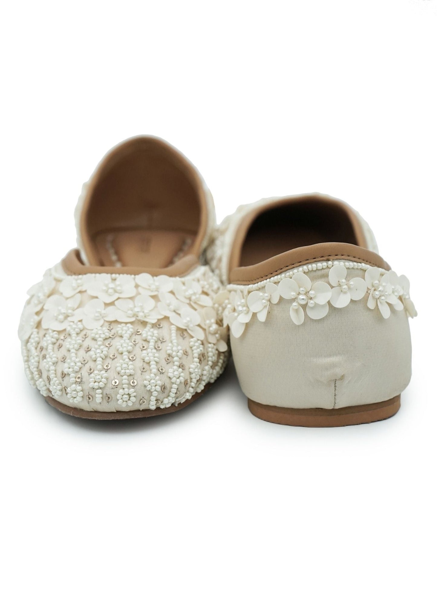 Haniya Off White Vegan Jutti