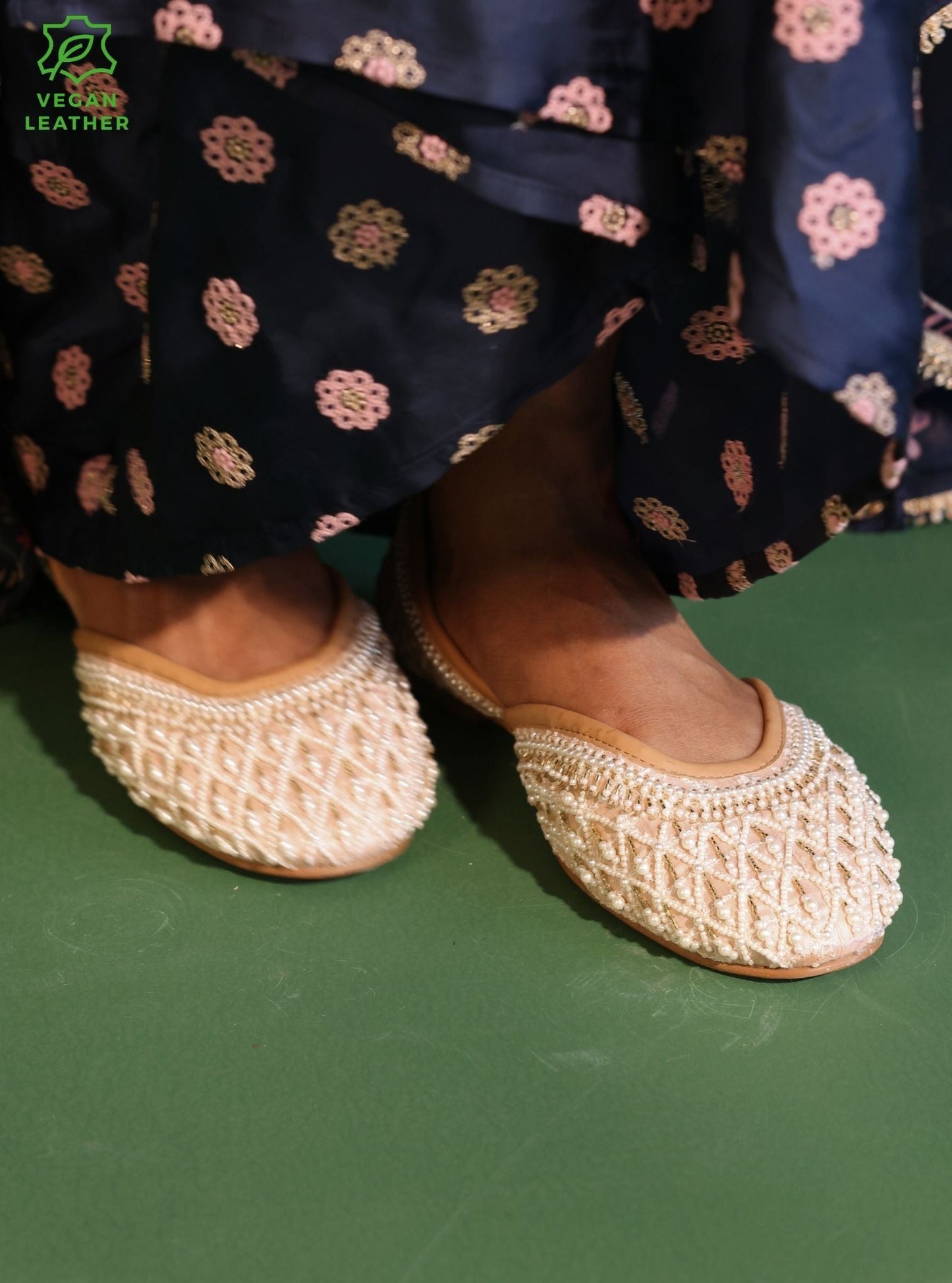 Laila Pink Vegan Jutti