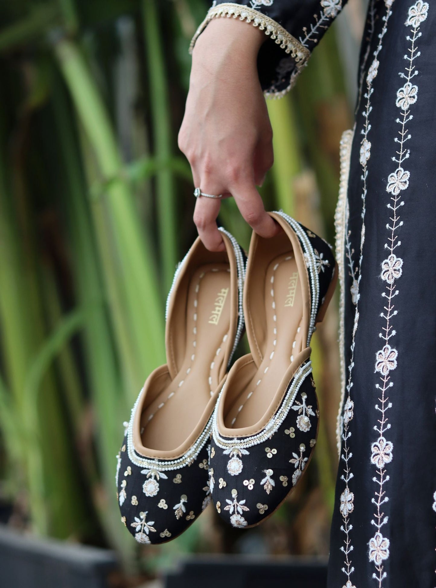 Nadia Black Vegan Jutti