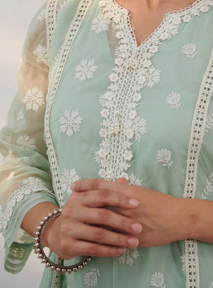 Pure Silver Nuwwar Bangle