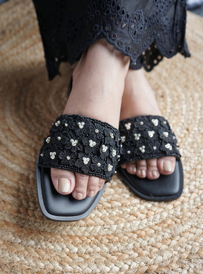 Mrunal Black Vegan Flat Sandal