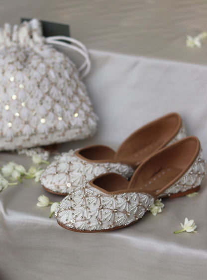 Aisha White Vegan Jutti