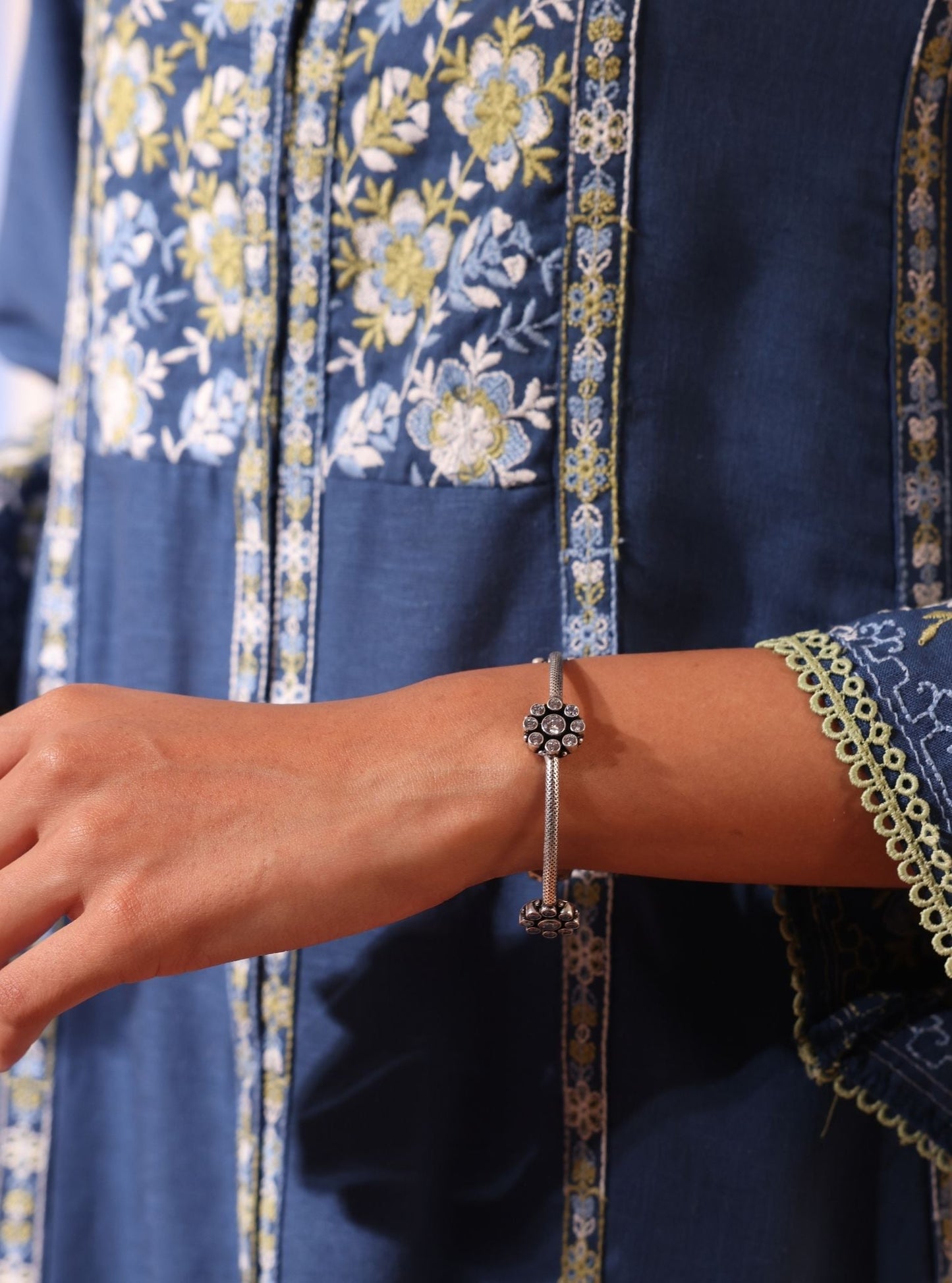 Pure Silver Vana Bangle