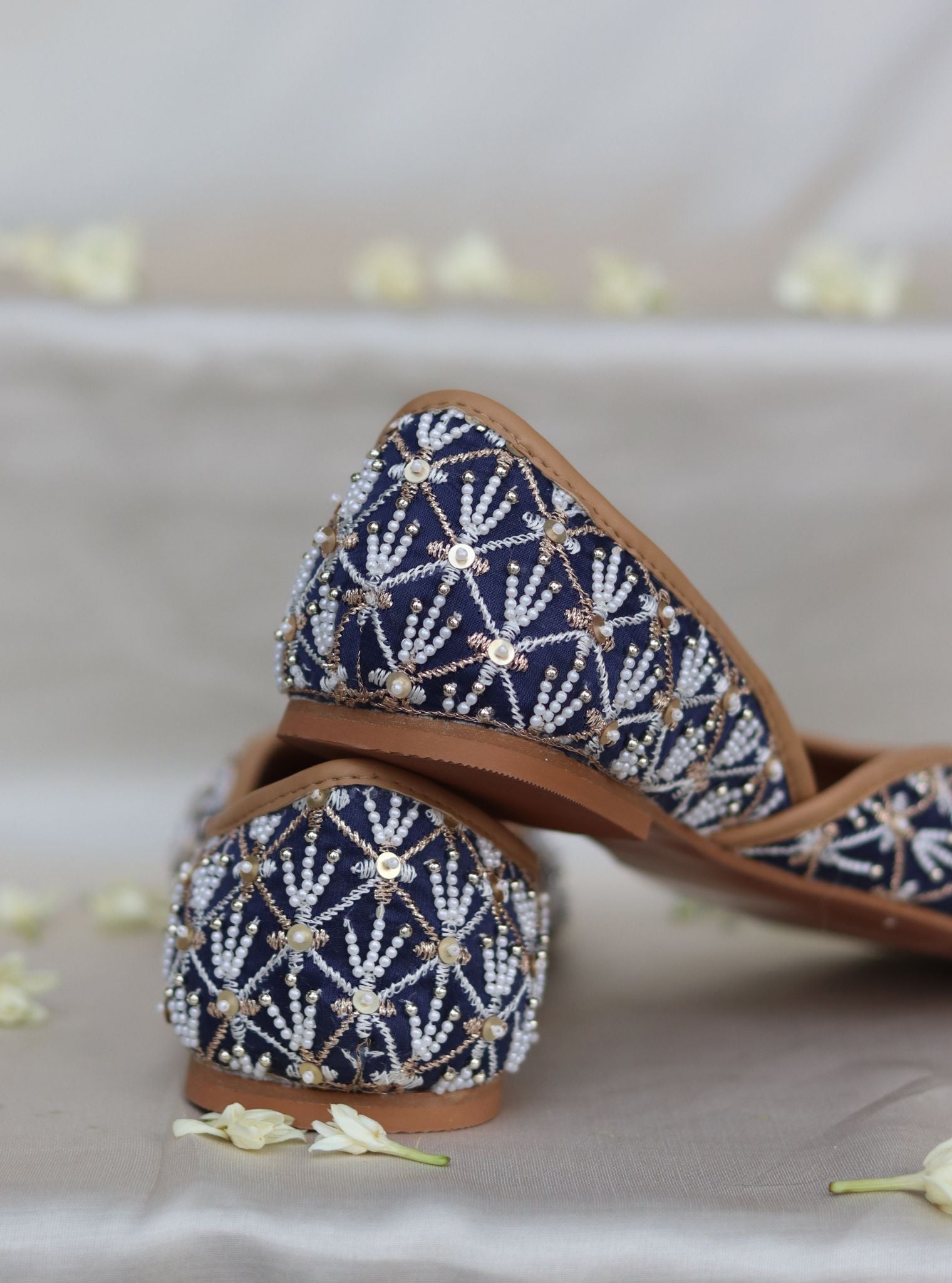 Aisha Navy Vegan Jutti