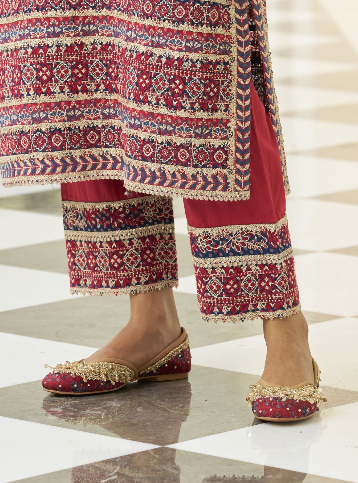 Kaynat Red Vegan Jutti