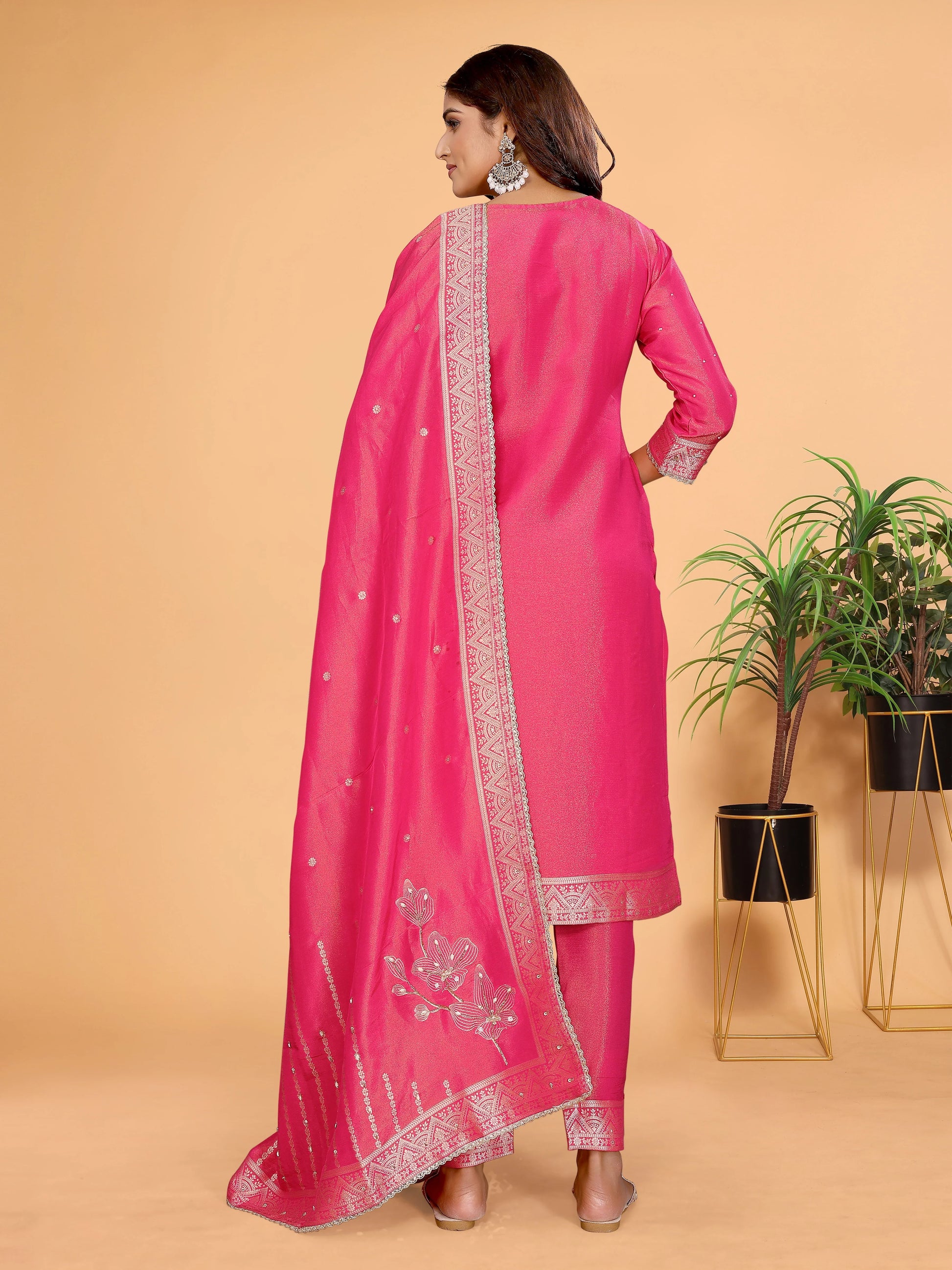 Regal Rani Hand-Work Tissue Suit Set