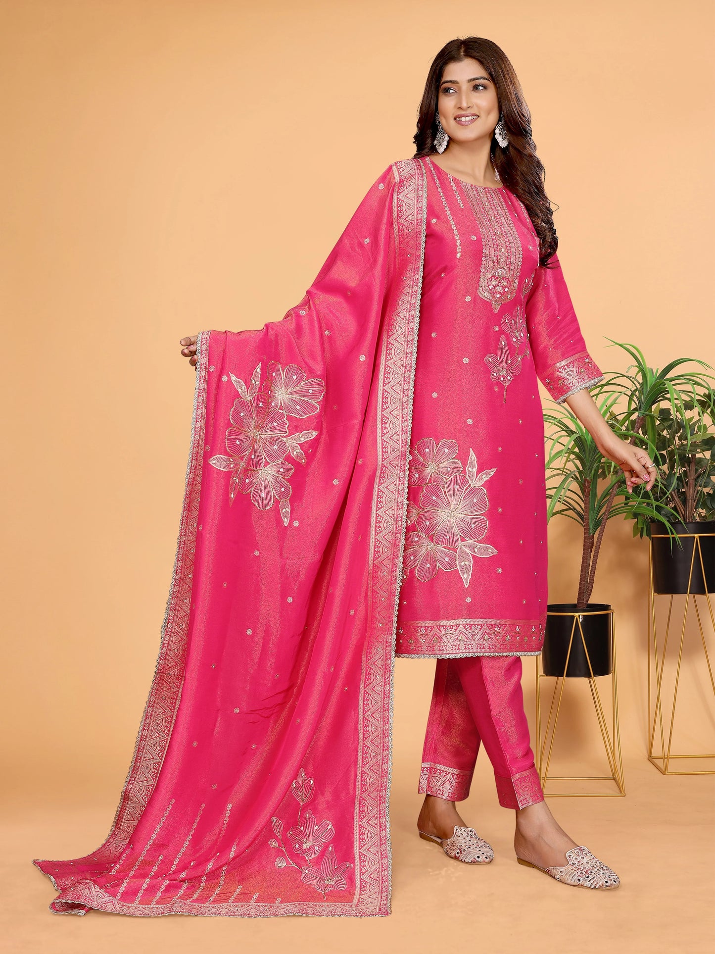 Regal Rani Hand-Work Tissue Suit Set