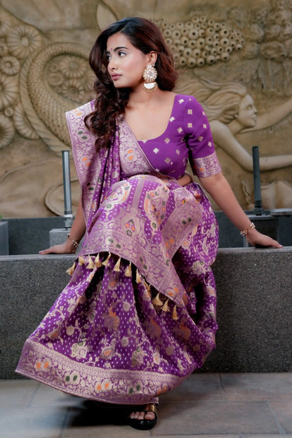 Elegant Purple Woven Banarasi Pure Georgette Bandhani Saree with Meenakari