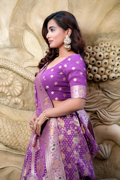 Elegant Purple Woven Banarasi Pure Georgette Bandhani Saree with Meenakari