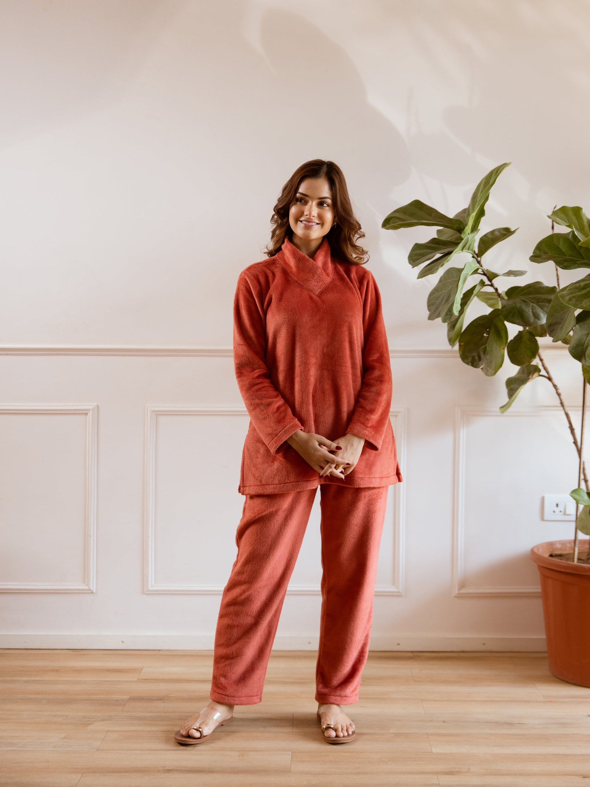 Cross Neck Super Soft Rust Woollen Set