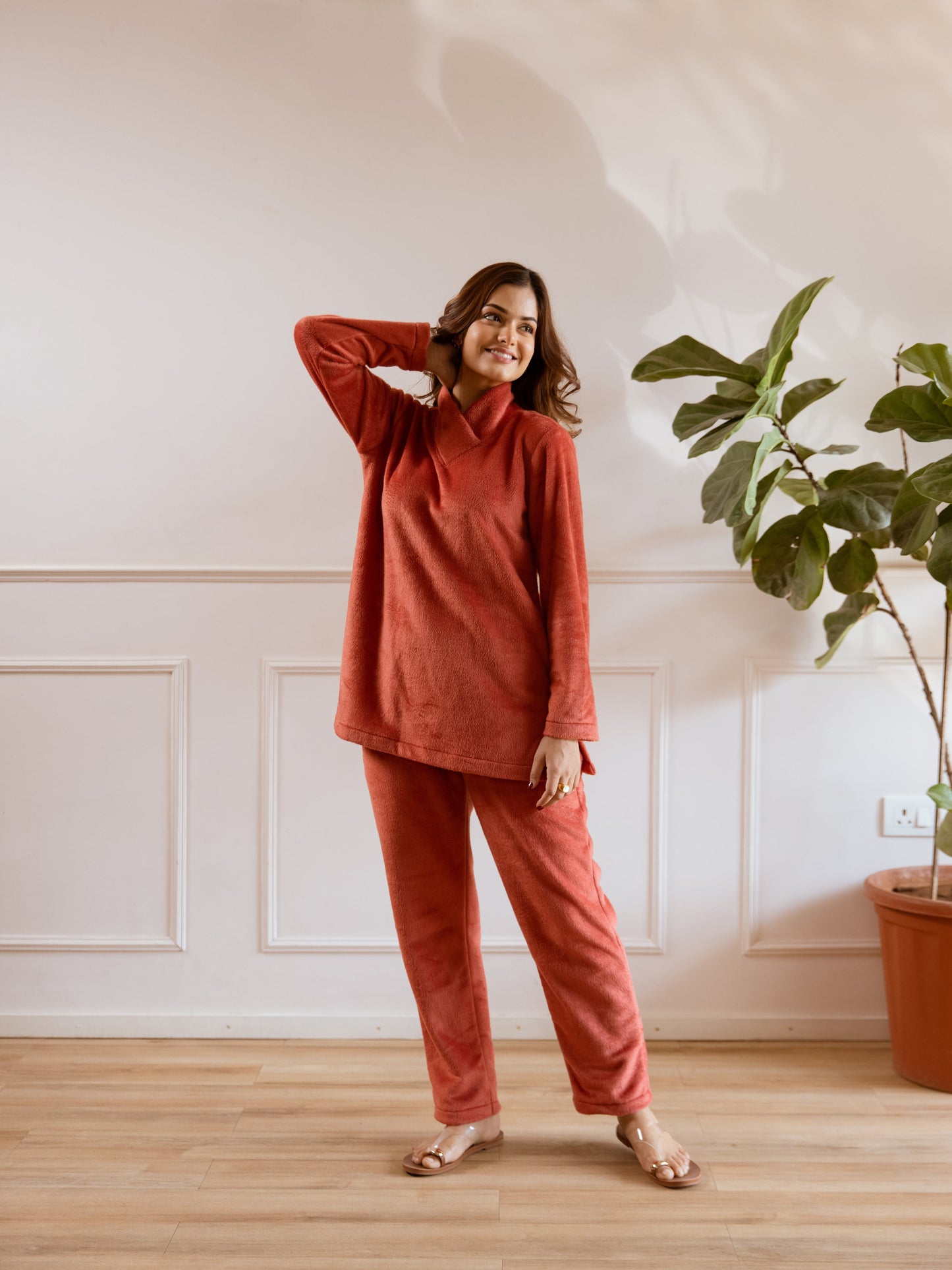 Cross Neck Super Soft Rust Woollen Set