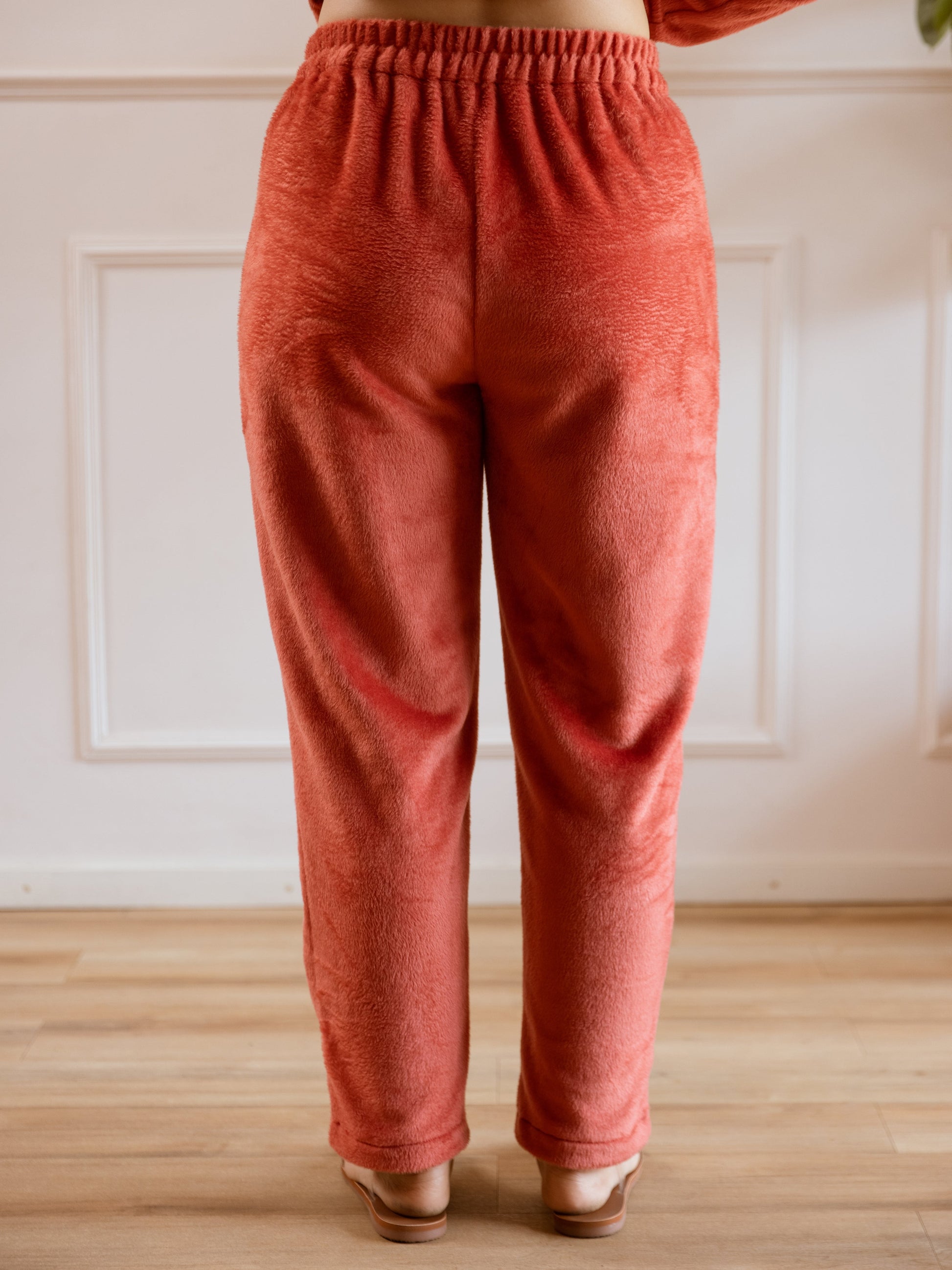 Cross Neck Super Soft Rust Woollen Set